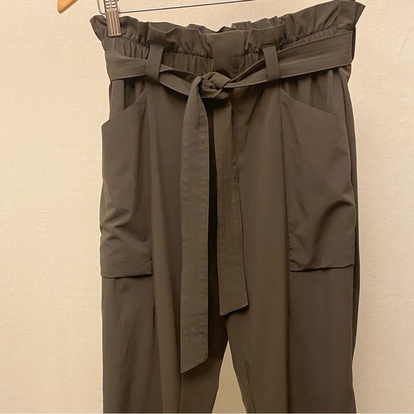 Athleta 6 Skyline Paper Bag Waist Ankle Length Travel Pants Army Olive Green - Picture 6 of 15